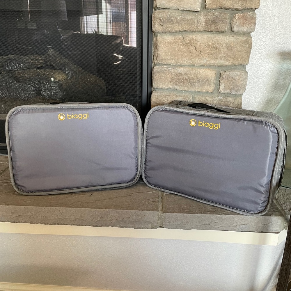 NWOT Set of 2 Gray Biaggi Zip-Sac 22” carry on